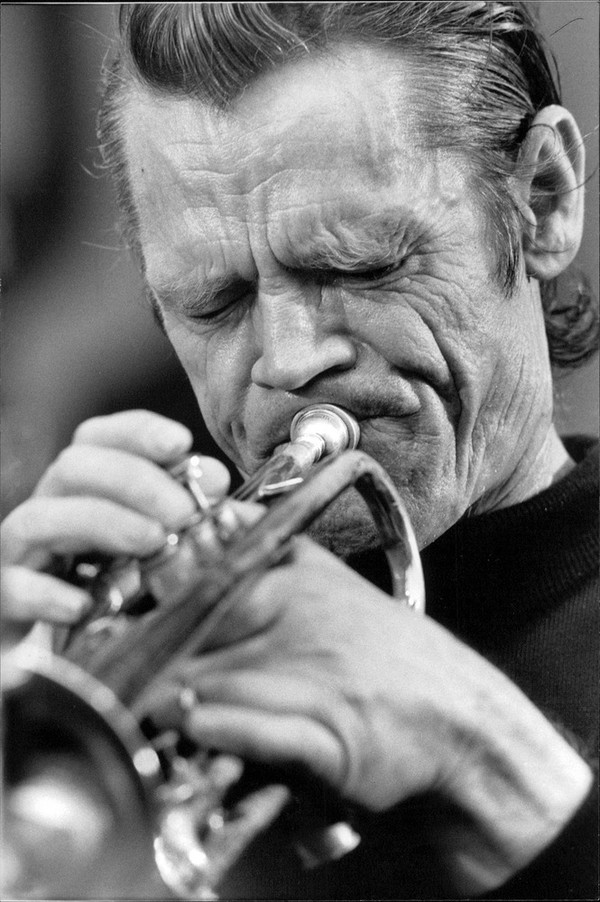 Chet Baker - Strollin' (1986) [Remastered 2008].rarbfdcm