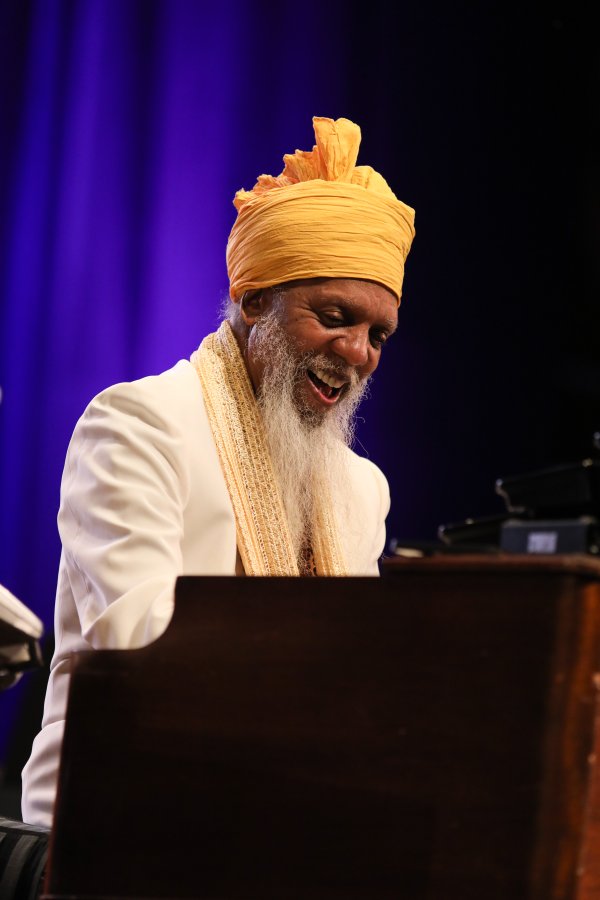DR LONNIE SMITH picture