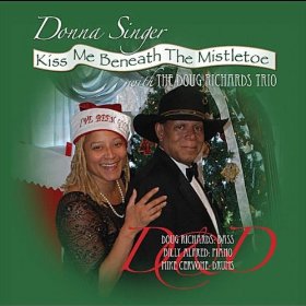 DONNA SINGER AND DOUG RICHARDS - Kiss Me Beneath the Mistletoe cover 