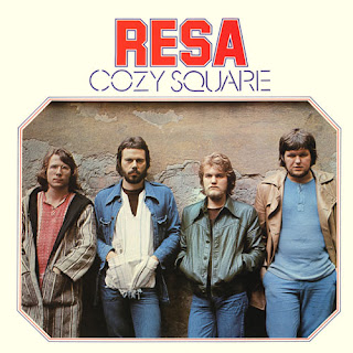 RESA - Cozy Square cover 