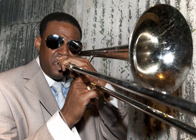 GLEN DAVID ANDREWS picture