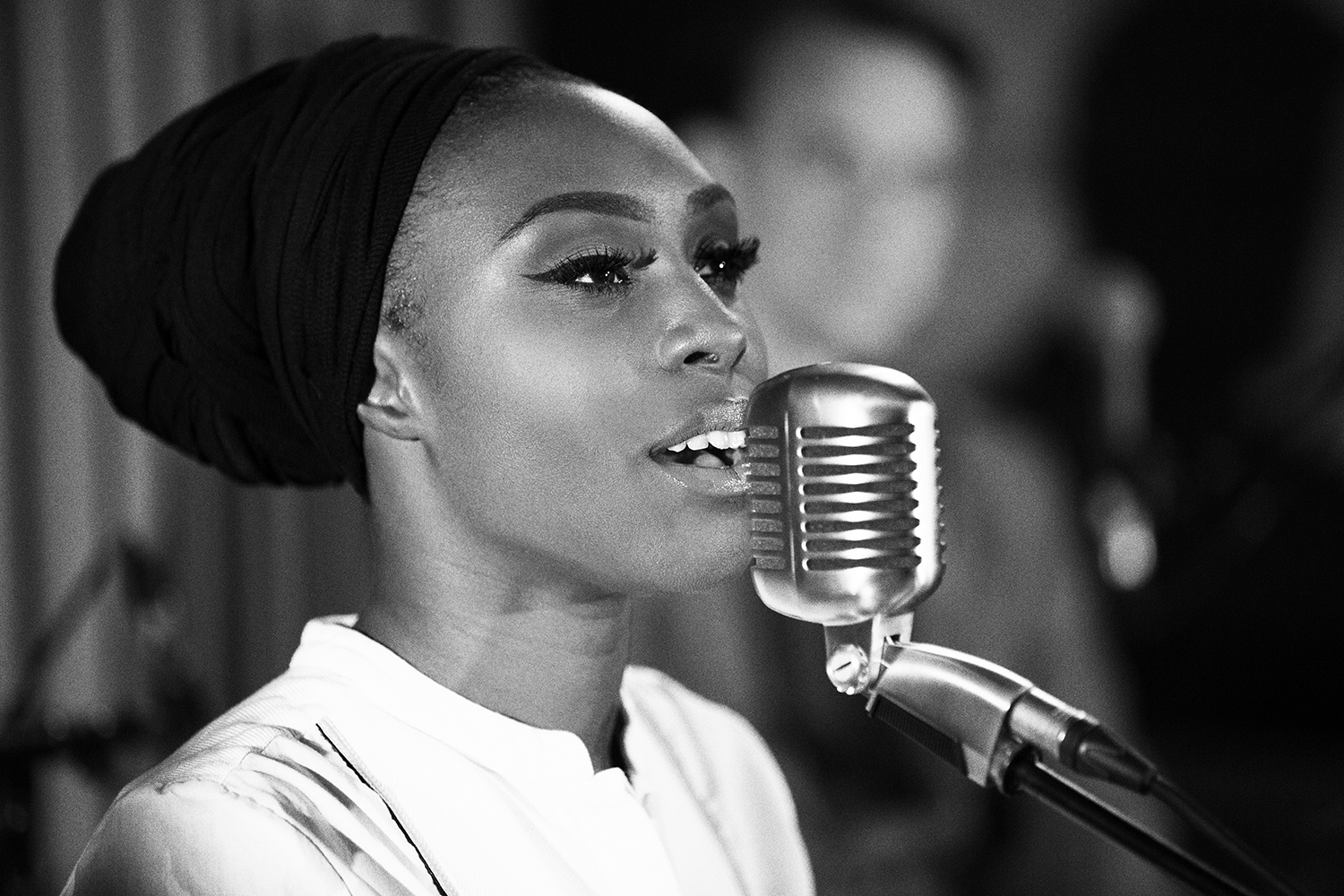 LAURA MVULA picture