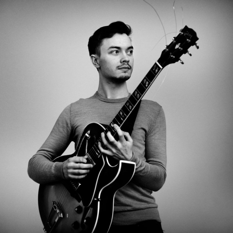 MIKAEL MÁNI picture