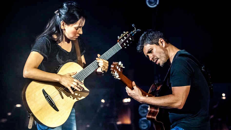 RODRIGO Y GABRIELA picture